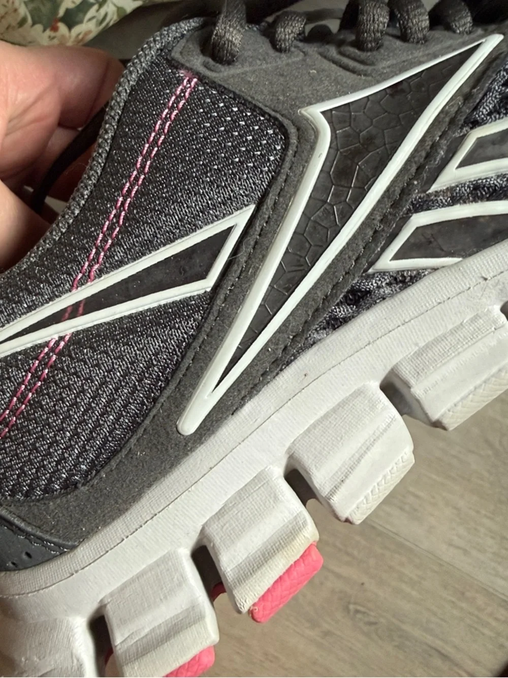 Reebok Women's Black Gray and Pink Running Sneakers Size 7